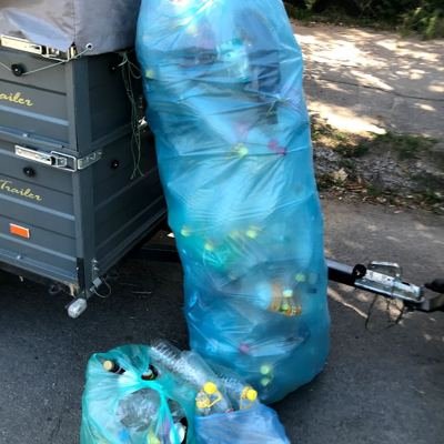 Пластик на причепі
